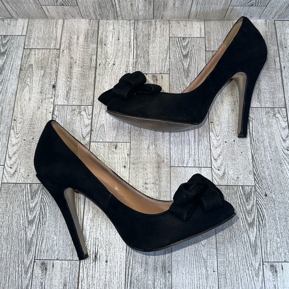 Manolo Blahnik Lisa Suede High-Heel Bow Pump Black size 38✨ - Picture 15 of 16